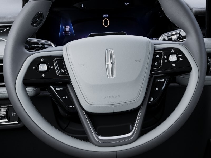 Lincoln Aviator Vehicle Full-screen Gallery Image 12