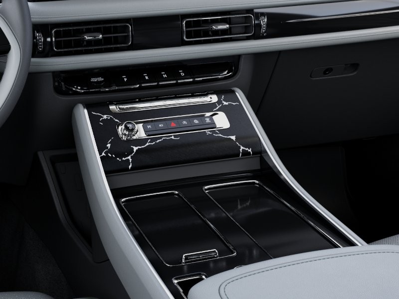 Lincoln Aviator Vehicle Full-screen Gallery Image 15