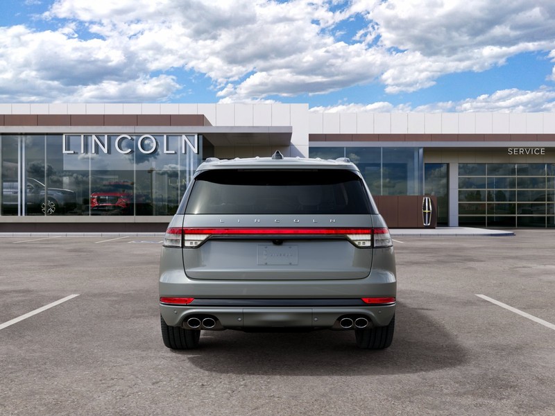 Lincoln Aviator Vehicle Full-screen Gallery Image 07