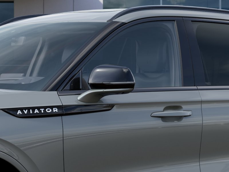 Lincoln Aviator Vehicle Full-screen Gallery Image 20