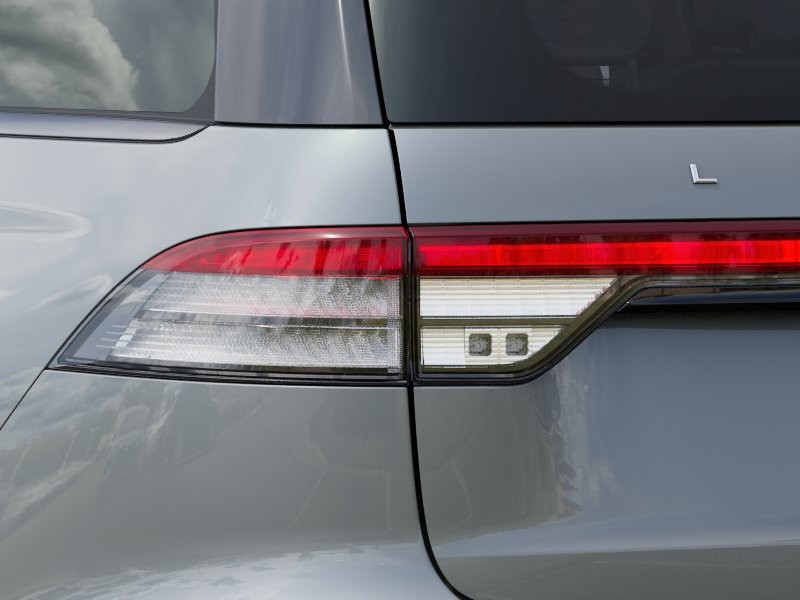 Lincoln Aviator Vehicle Full-screen Gallery Image 21