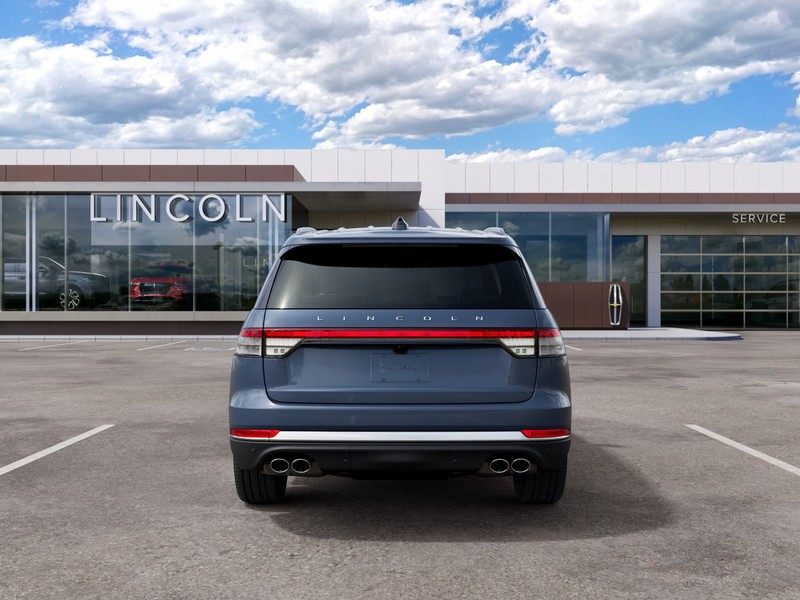 Lincoln Aviator Vehicle Full-screen Gallery Image 07