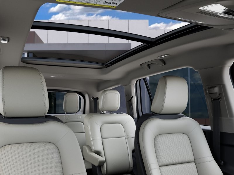 Lincoln Aviator Vehicle Full-screen Gallery Image 22