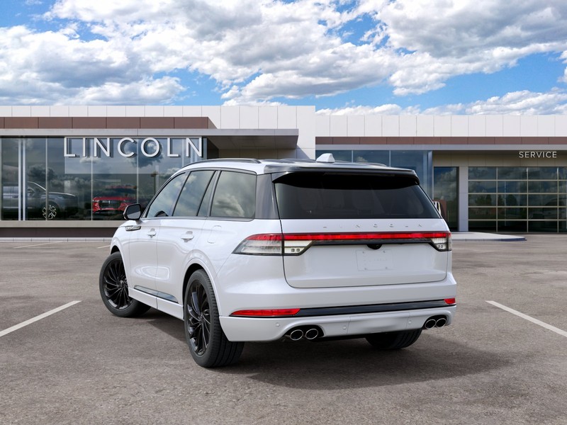 Lincoln Aviator Vehicle Full-screen Gallery Image 08
