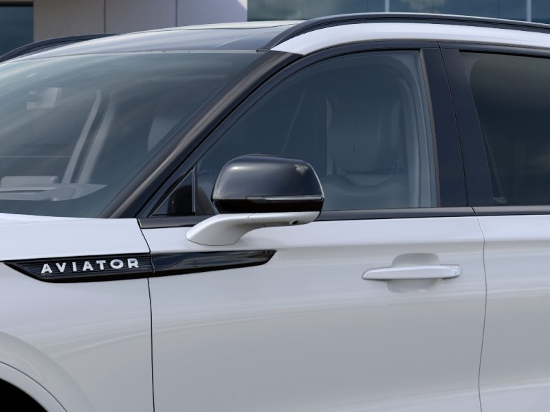 Lincoln Aviator Vehicle Full-screen Gallery Image 20