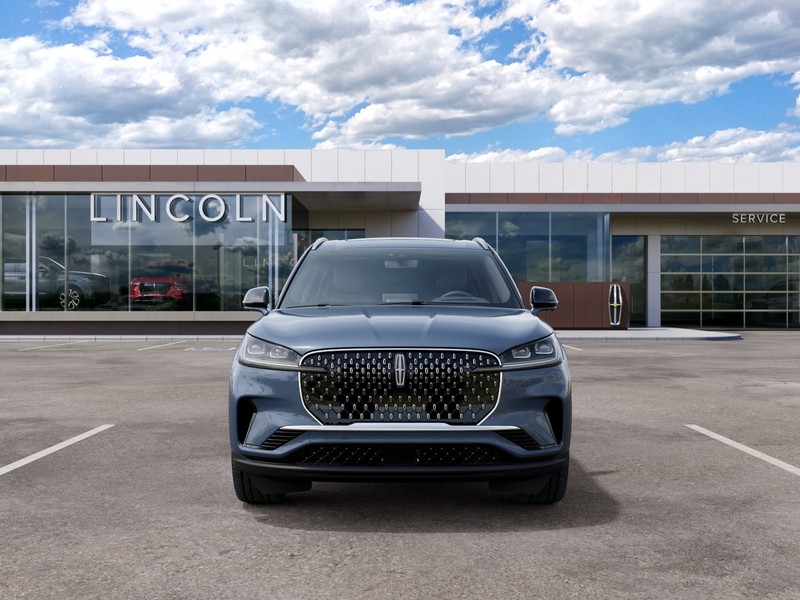 Lincoln Aviator Vehicle Full-screen Gallery Image 03