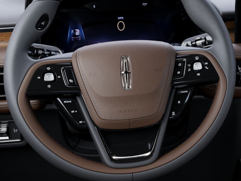 Lincoln Aviator Vehicle Full-screen Gallery Image 12