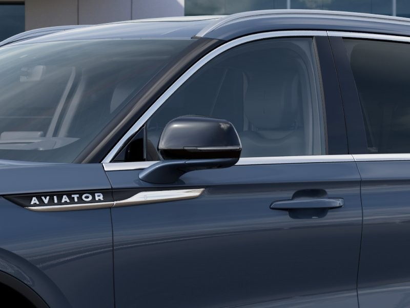 Lincoln Aviator Vehicle Full-screen Gallery Image 20