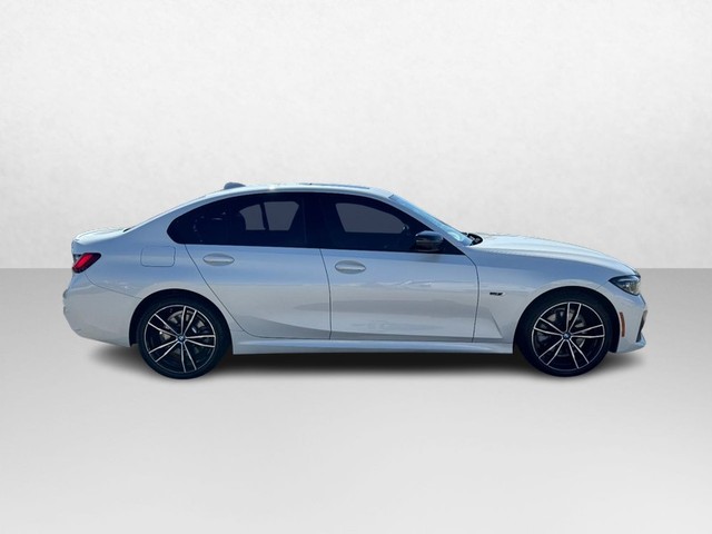 2022 BMW 3 Series 330e xDrive thumbnail image 04