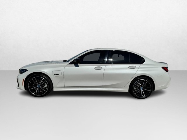 2022 BMW 3 Series 330e xDrive thumbnail image 08