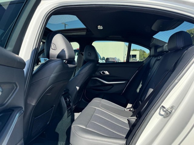 2022 BMW 3 Series 330e xDrive thumbnail image 12