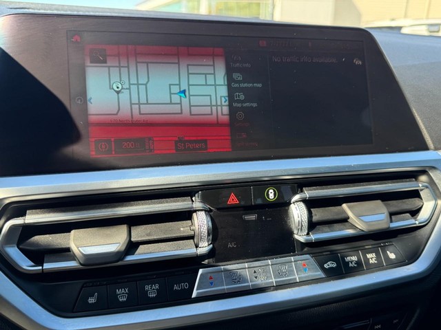 2022 BMW 3 Series 330e xDrive thumbnail image 23