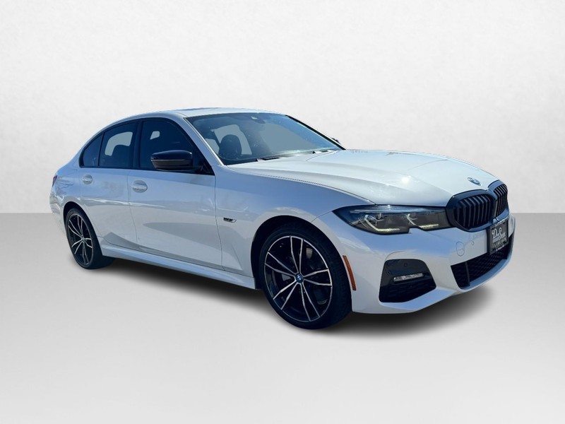 BMW 3 Series Vehicle Full-screen Gallery Image 03