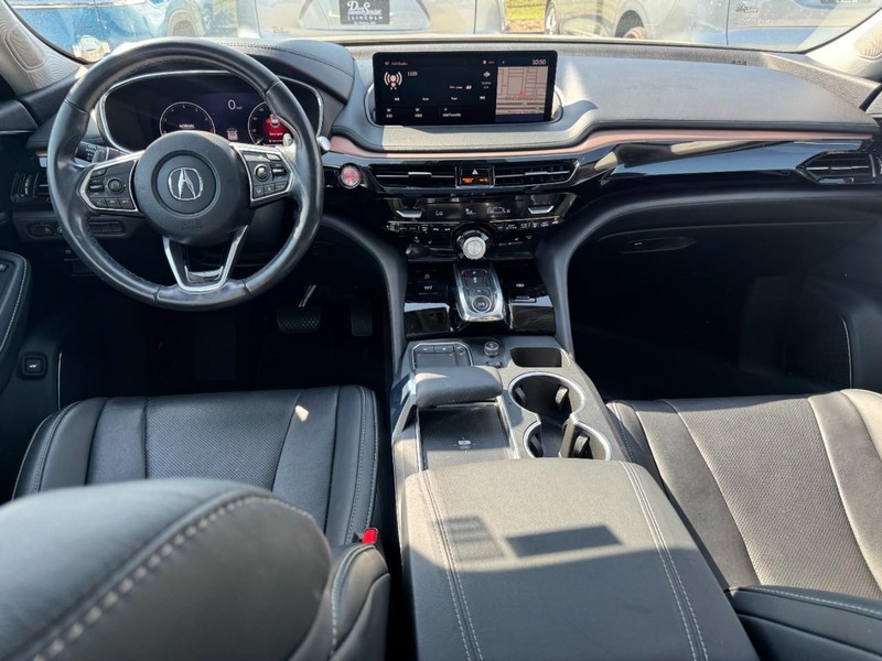 Acura MDX Vehicle Full-screen Gallery Image 09
