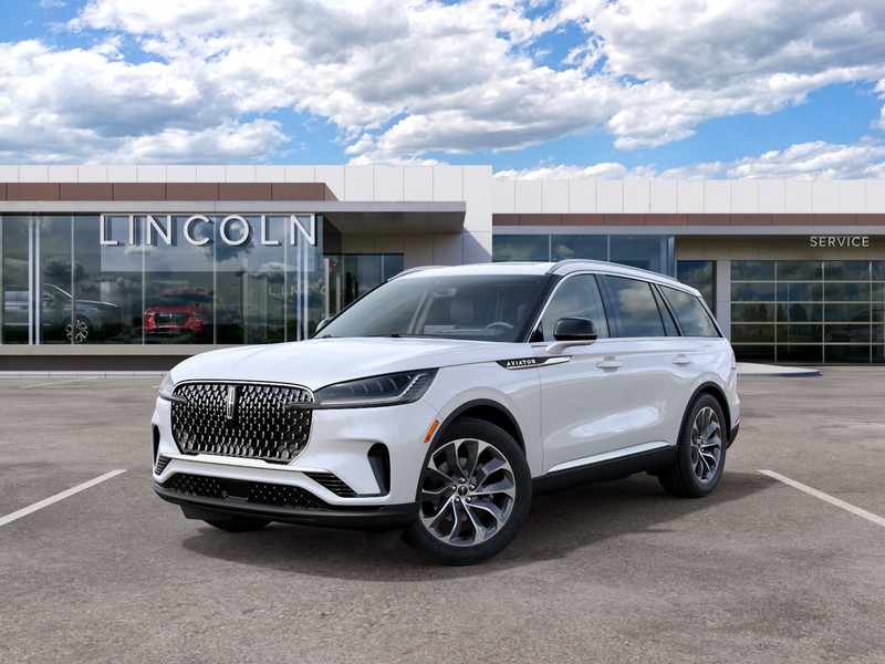 Lincoln Aviator Vehicle Full-screen Gallery Image 02