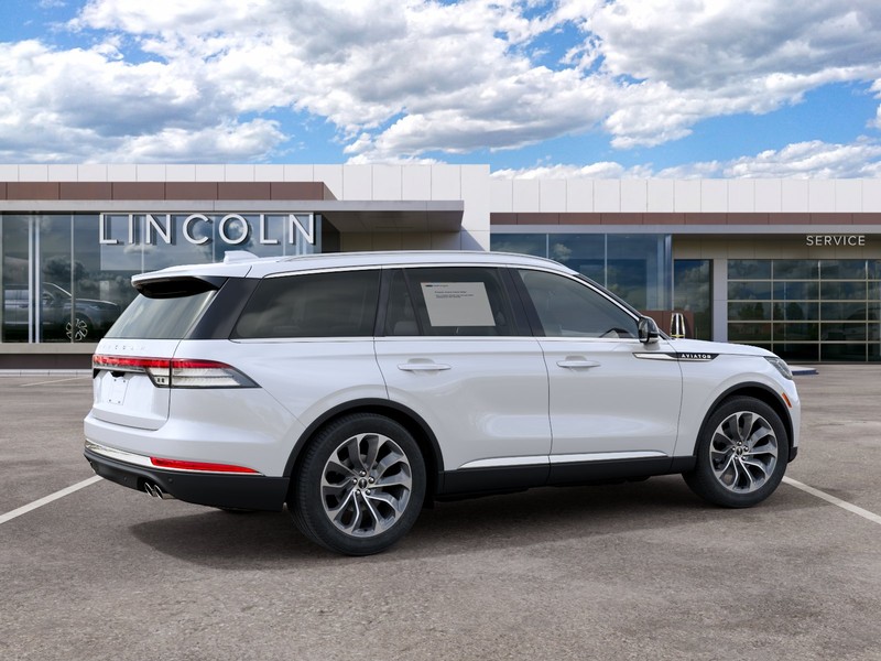 Lincoln Aviator Vehicle Full-screen Gallery Image 06