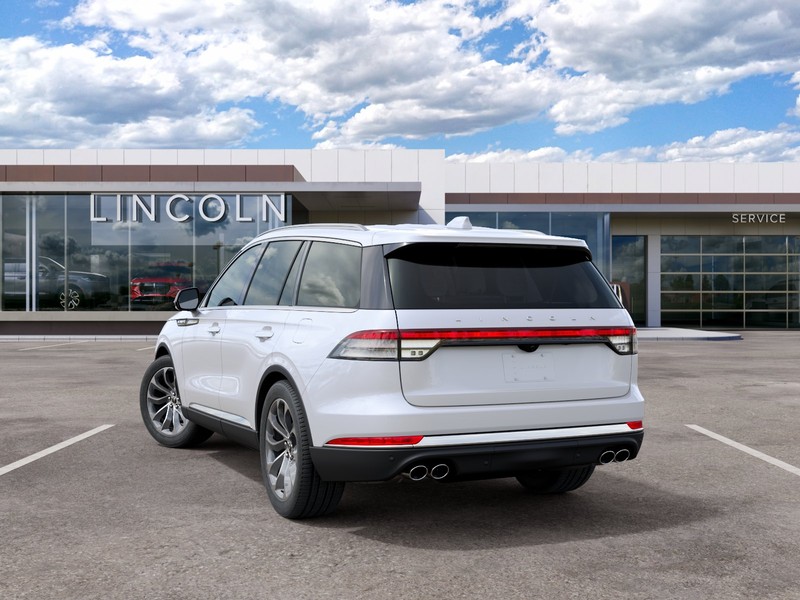 Lincoln Aviator Vehicle Full-screen Gallery Image 08