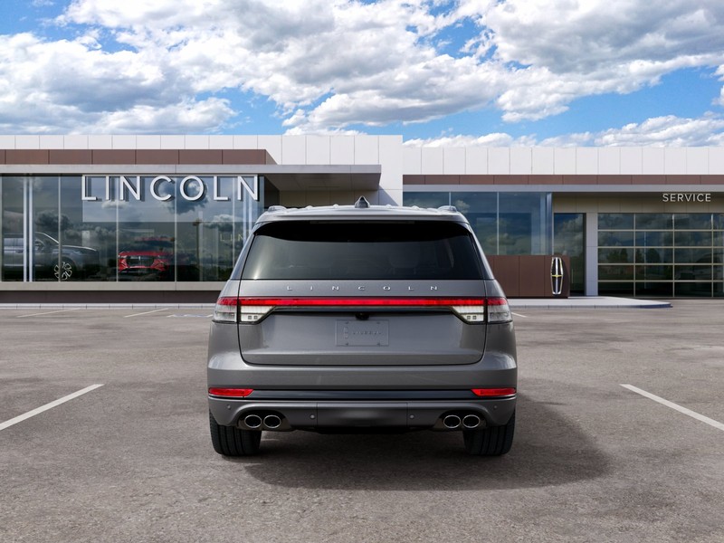 Lincoln Aviator Vehicle Full-screen Gallery Image 07