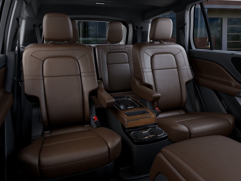 Lincoln Aviator Vehicle Full-screen Gallery Image 11
