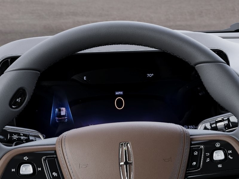 Lincoln Aviator Vehicle Full-screen Gallery Image 13