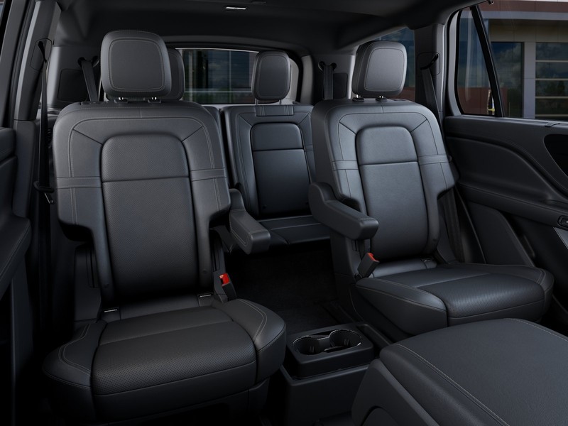 Lincoln Aviator Vehicle Full-screen Gallery Image 11