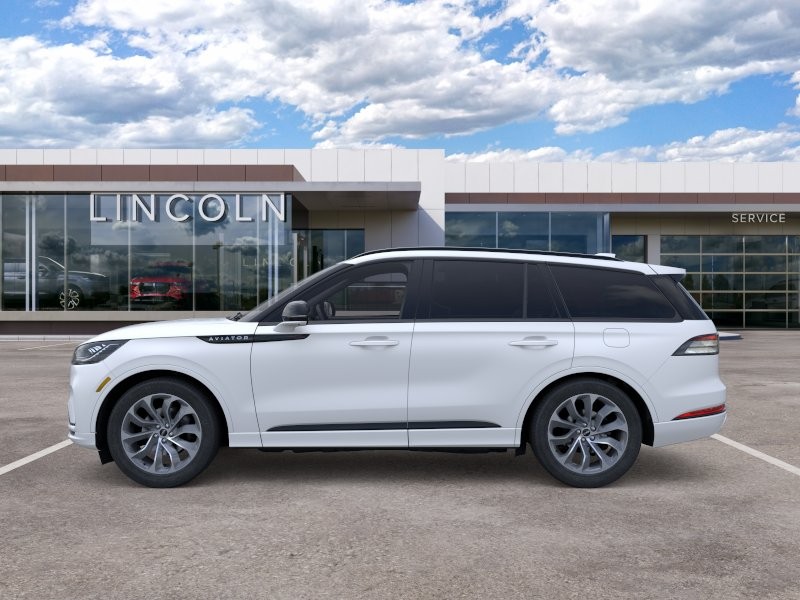 Lincoln Aviator Vehicle Full-screen Gallery Image 03