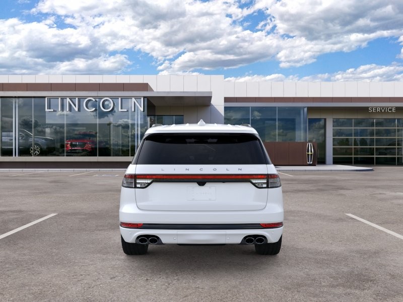 Lincoln Aviator Vehicle Full-screen Gallery Image 05