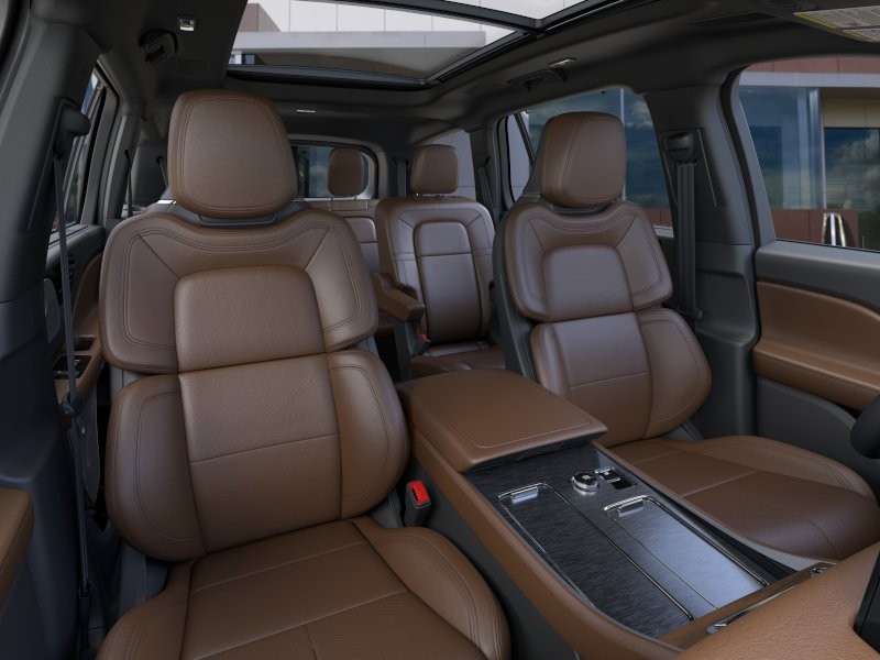 Lincoln Aviator Vehicle Full-screen Gallery Image 10