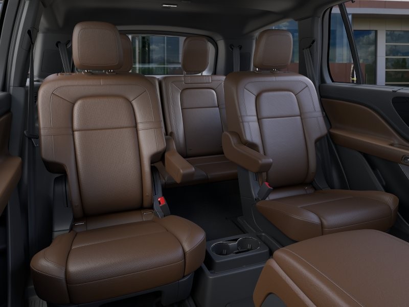 Lincoln Aviator Vehicle Full-screen Gallery Image 11