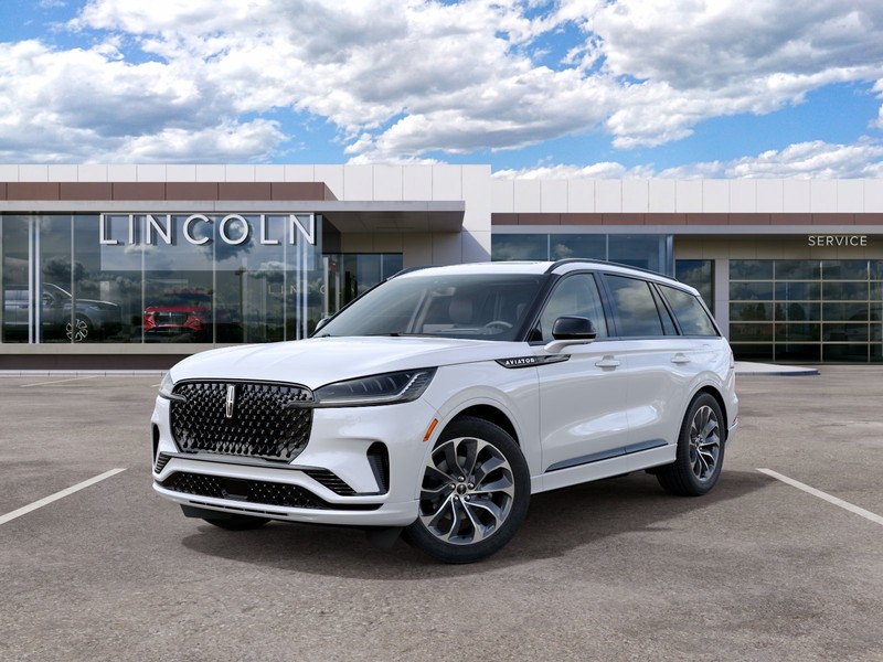 Lincoln Aviator Vehicle Full-screen Gallery Image 02