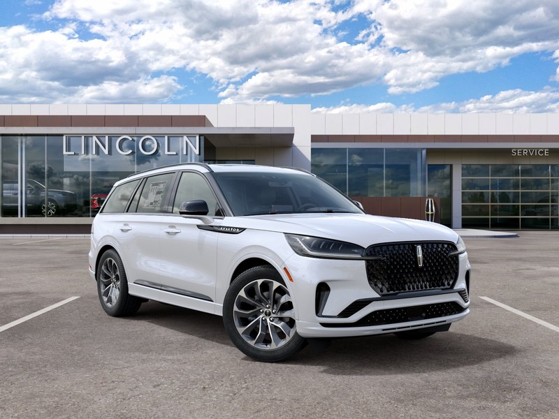 Lincoln Aviator Vehicle Full-screen Gallery Image 04