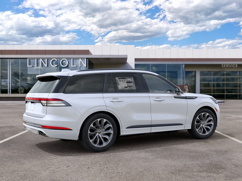 Lincoln Aviator Vehicle Full-screen Gallery Image 06
