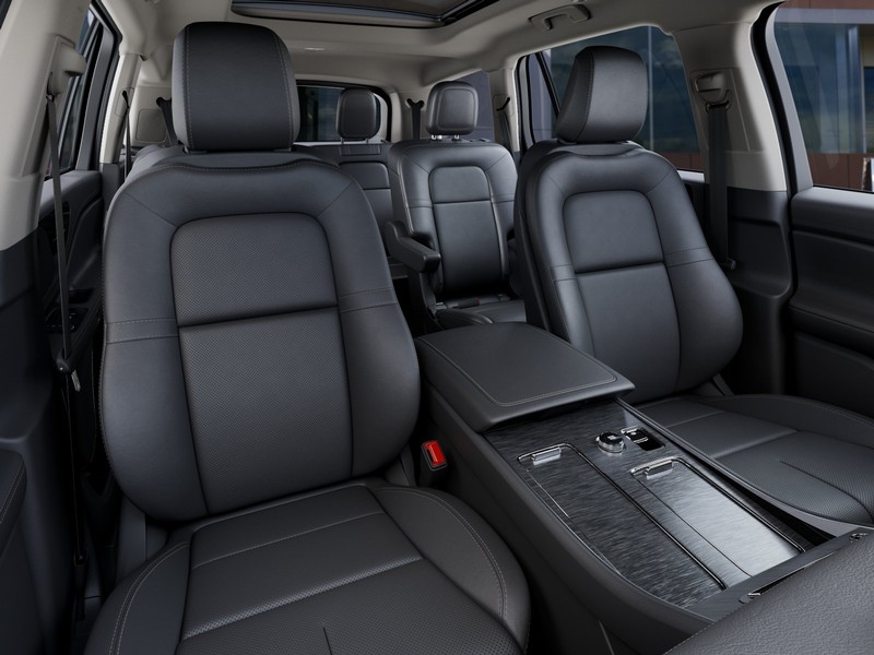 Lincoln Aviator Vehicle Full-screen Gallery Image 10