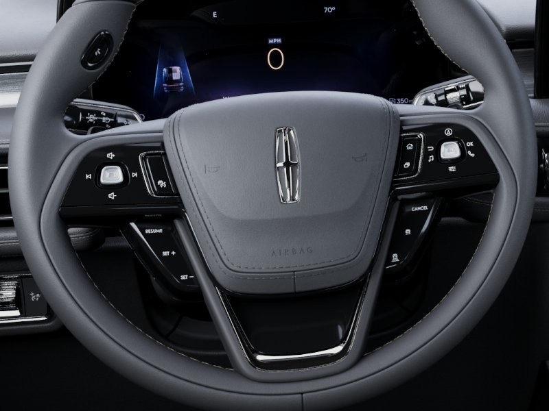 Lincoln Aviator Vehicle Full-screen Gallery Image 12