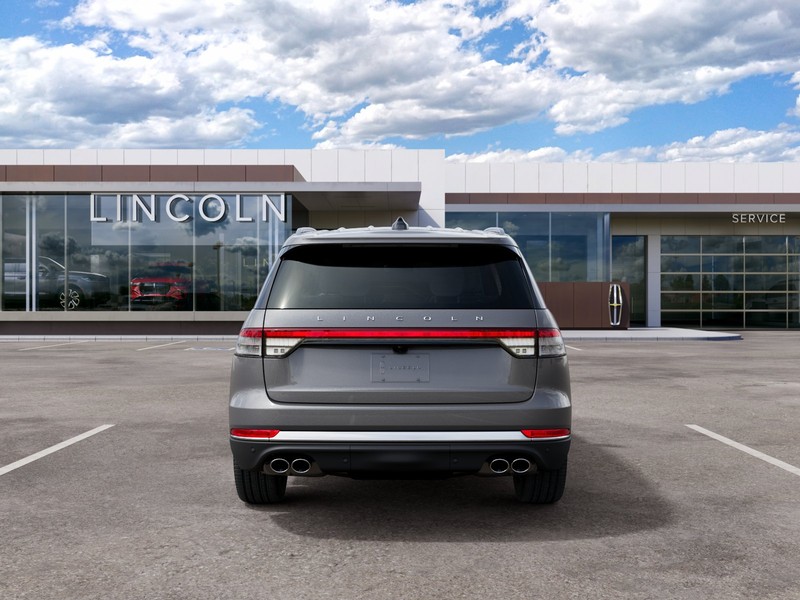 Lincoln Aviator Vehicle Full-screen Gallery Image 07