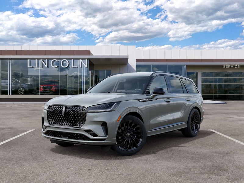Lincoln Aviator Vehicle Full-screen Gallery Image 02