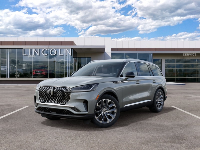 Lincoln Aviator Vehicle Full-screen Gallery Image 02