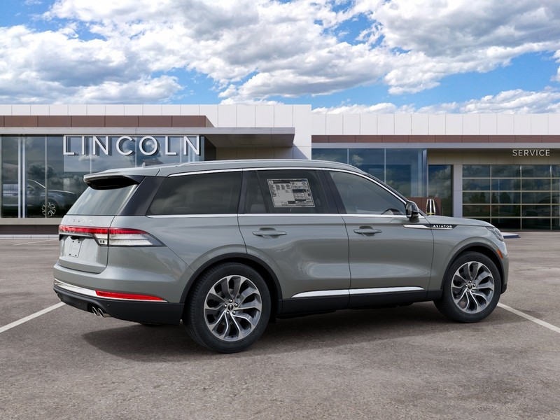Lincoln Aviator Vehicle Full-screen Gallery Image 06