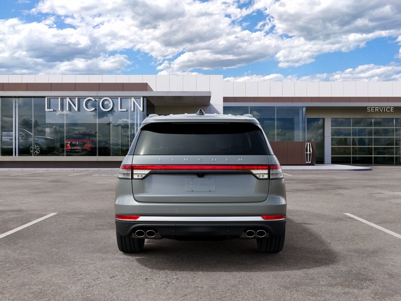 Lincoln Aviator Vehicle Full-screen Gallery Image 07