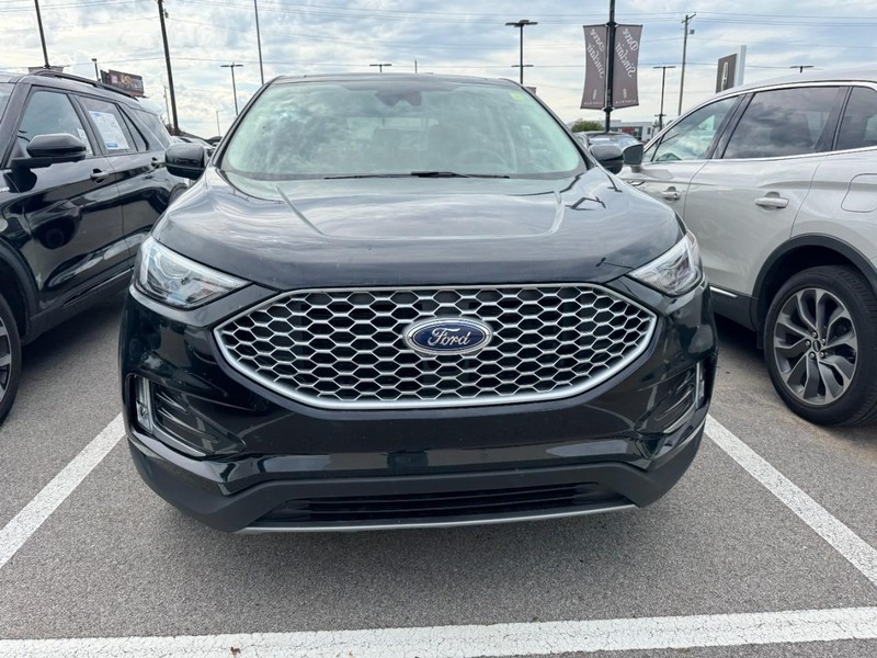 Ford Edge Vehicle Full-screen Gallery Image 02