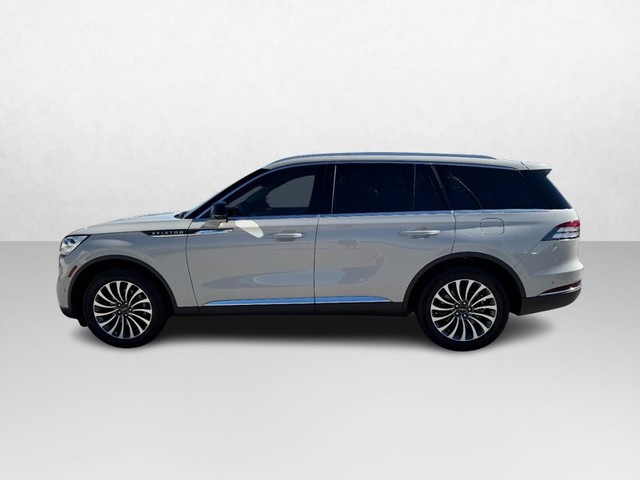 2024 Lincoln Aviator Reserve thumbnail image 08