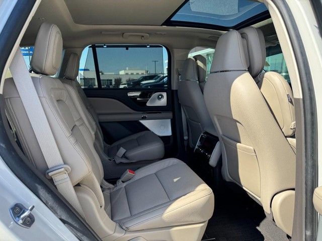 2024 Lincoln Aviator Reserve thumbnail image 13
