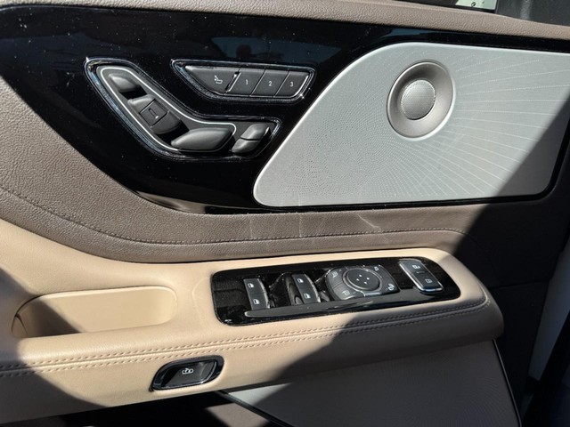 2024 Lincoln Aviator Reserve thumbnail image 25