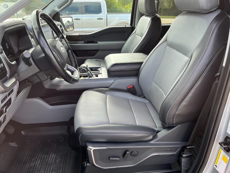 Ford F-150 Vehicle Full-screen Gallery Image 16