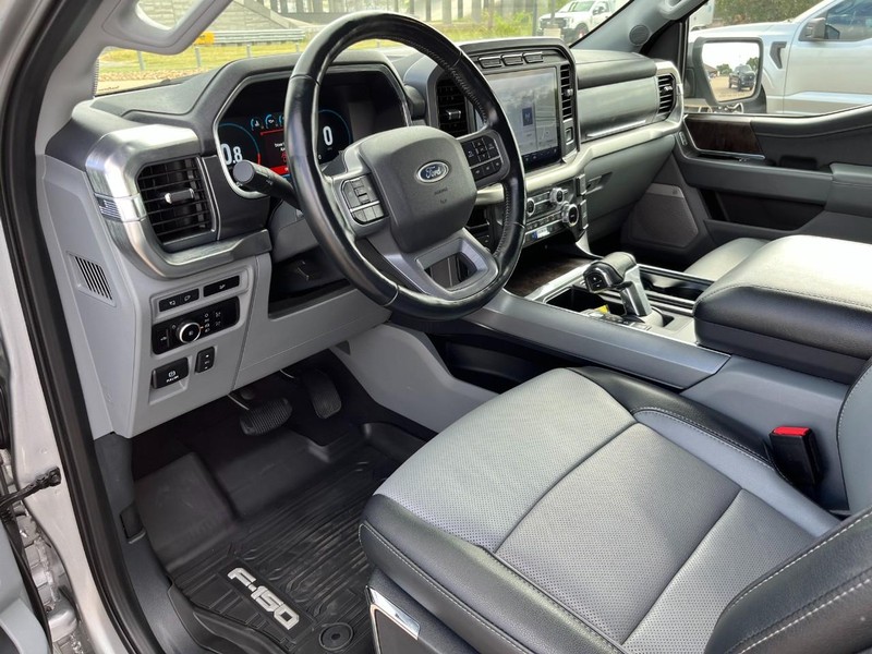 Ford F-150 Vehicle Full-screen Gallery Image 17
