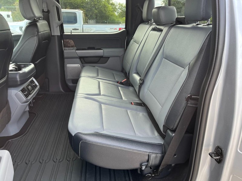 Ford F-150 Vehicle Full-screen Gallery Image 18