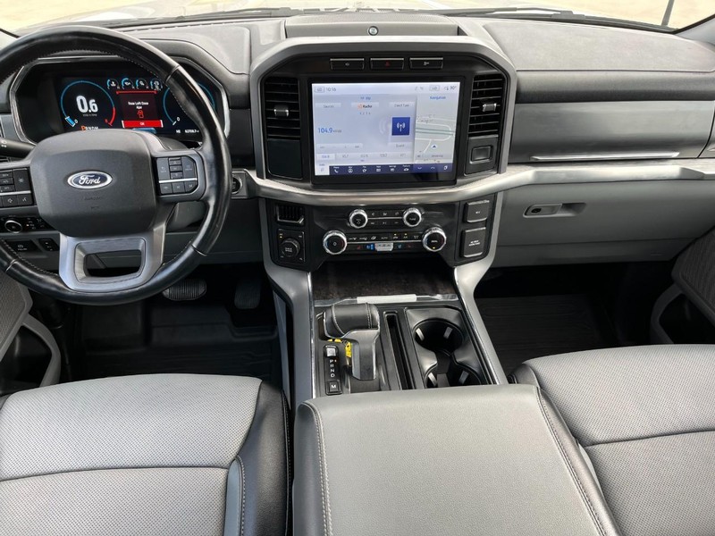 Ford F-150 Vehicle Full-screen Gallery Image 19