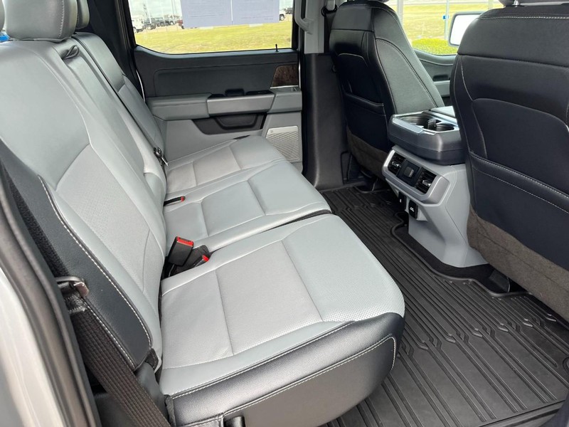 Ford F-150 Vehicle Full-screen Gallery Image 21