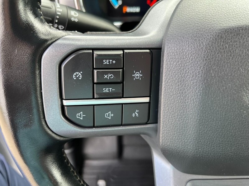 Ford F-150 Vehicle Full-screen Gallery Image 25