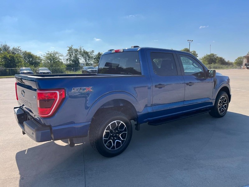 Ford F-150 Vehicle Full-screen Gallery Image 6